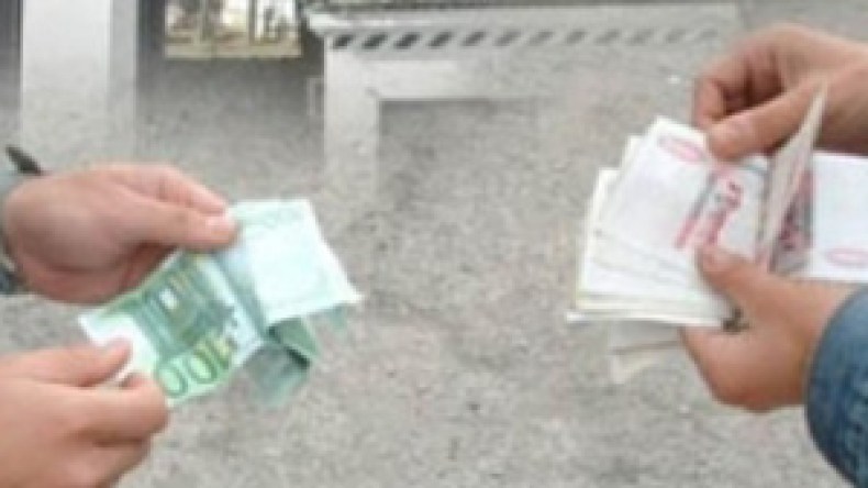 العملة  الأجنبية  تلتهب  في  السوق  السوداء