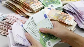 أفارقة يغرقون السوق الوطنية بأموال مزوّرة بـ”الأورو” و”الدولار”