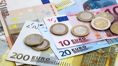 Calls for raising travel bonus to 800 euros