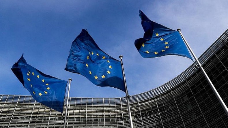 الإتحاد الأوروبي يدعو إلى حل سلمي للأزمة في فنزويلا