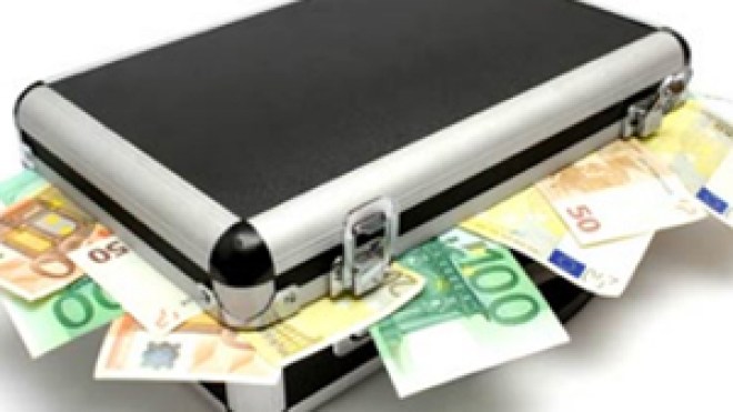 حجز 10ملايير بالعملة الصعبة كانت مهربة إلى تونس وفرنسا