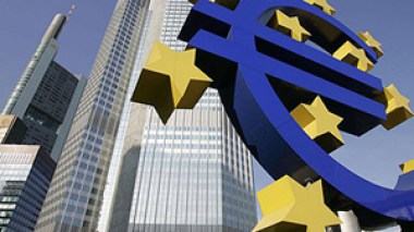 Europeâ€™s Economy Contracts Most in at Least 13 Years