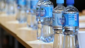 مواطنون يستنكرون الزيادات في أسعار المياه المعدنية