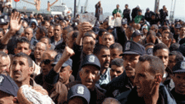 Hundred patriots rally day and night in Algiers to demand compensation