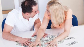 زوجي يستبيح كل راتبي فماذا أفعل؟