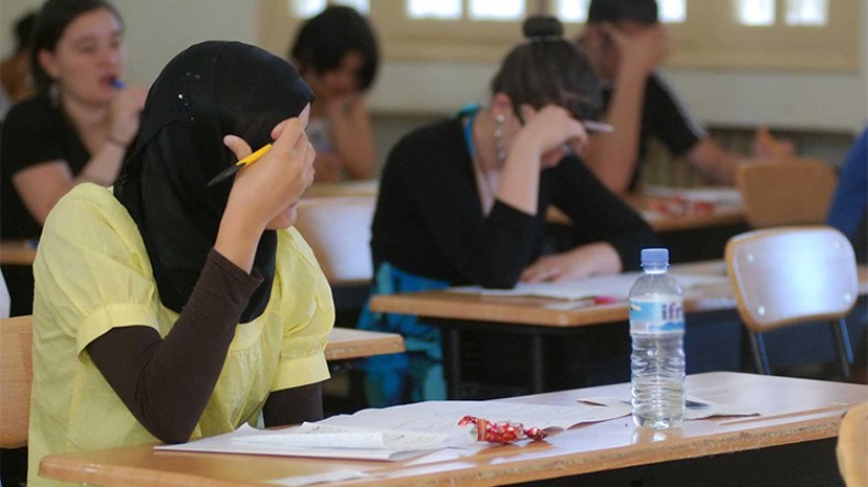 انطلاق الإختبارات بمواد “منقوصة” غير مبرمجة