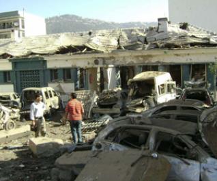 Car bomb kills 8, wounds 19 in Algeria