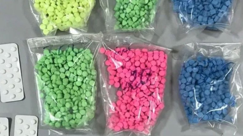 الإطاحة بشبكة وطنية حاولت إغراق السوق بـ4000 قرص إكستازي