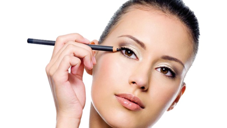 حلول للحفاظ على قلم الكحل طويلا