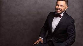 الجمهور المغربي يهاجم حاتم عمور بسبب الشاب خالد