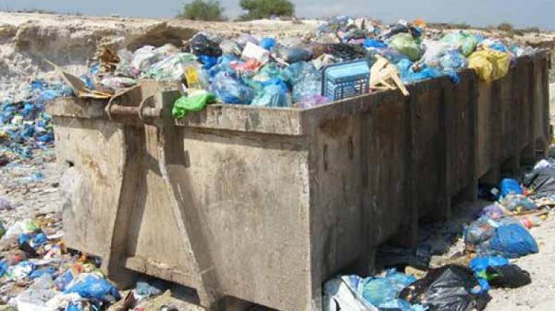 القمامة تشكل ديكورا مقزّزا في البرواقية بالمدية