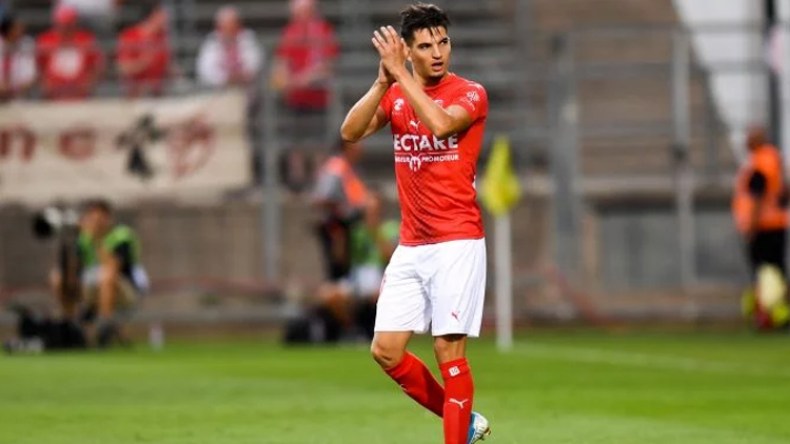 فرحات ينافس على لقب “ملك التمريرات العرضية”