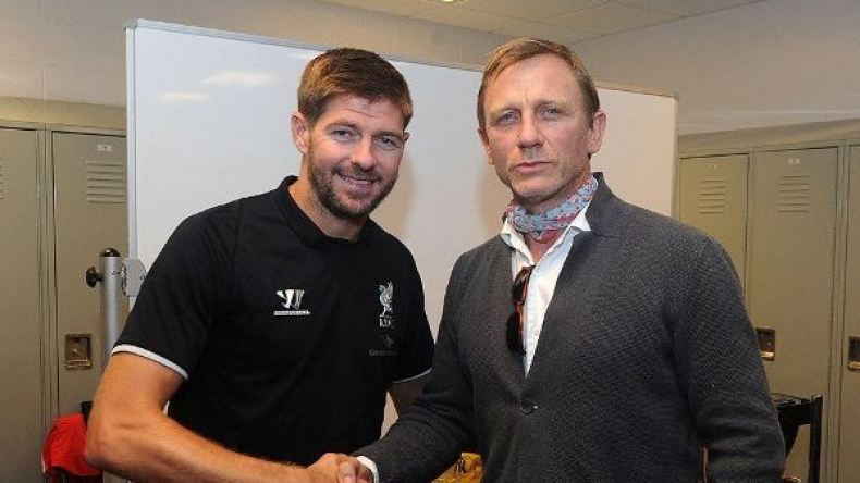 “جيمس بوند” من عشاق ليفربول