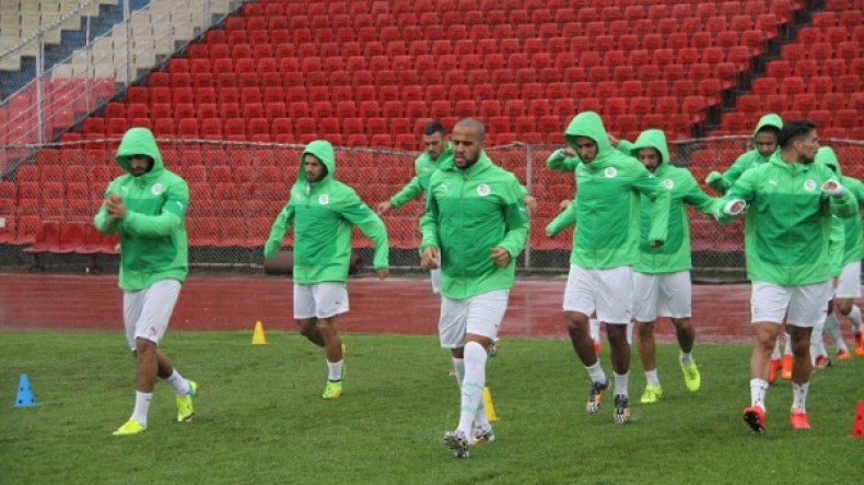 أمطار غزيرة خلال تدريبات “الخضر”