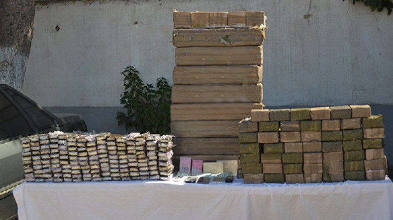 بارونات يستغلون وعدة “رأس الماء” ببلعباس لتهريب قنطار مخدرات