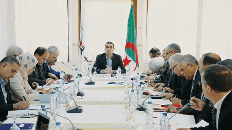 لجنة المنازعات تفرض على شباب باتنة تسديد 2.2 مليار لـ5 لاعبين