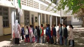 إصابة معلمة خلال رشق ابتدائية بالحجارة في وهران