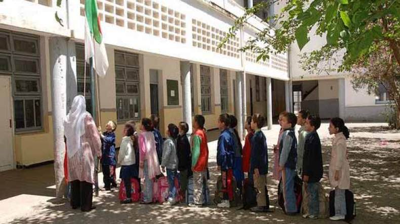 إصابة معلمة خلال رشق ابتدائية بالحجارة في وهران