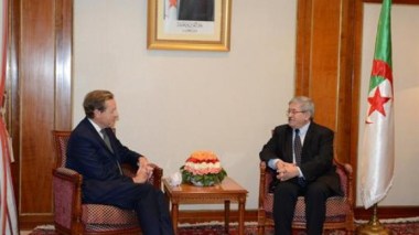 Ouyahia reçoit l'envoyé spécial de la Première ministre britannique