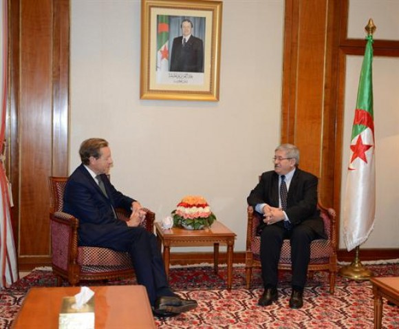 Ouyahia reçoit l'envoyé spécial de la Première ministre britannique