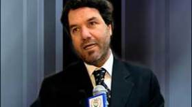 الحداثة اللبنانية تعتذر للزاوي عن إقحام الصور العارية في روايته