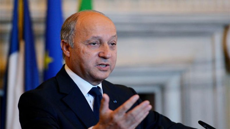 فابيوس في الجزائر رفقة برلمانيين و20 رئيس مؤسسة