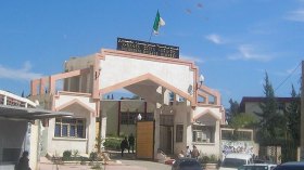 الكناس يتهم مسؤولين بجامعة تيزي وزو بالتواطؤ مع فرحات مهني