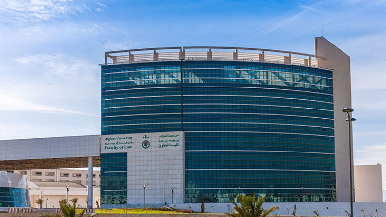 طلبة بكلية الحقوق يدخلون في إضراب مفتوح