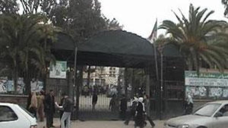 فوضى وتخريب بسبب ارتفاع نسبة الرسوب في كلية الحقوق