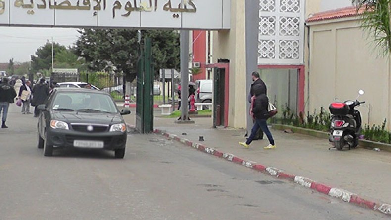 أساتذة جامعة الجزائر 3 ينتفضون ضد “ابتزاز” تنظيمات الطلابية
