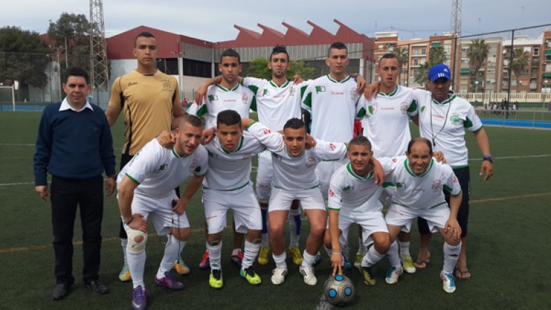 فريق كلية الاقتصاد لجامعة الجزائر3 يتوّج بدورة كروية جامعية بإسبانيا