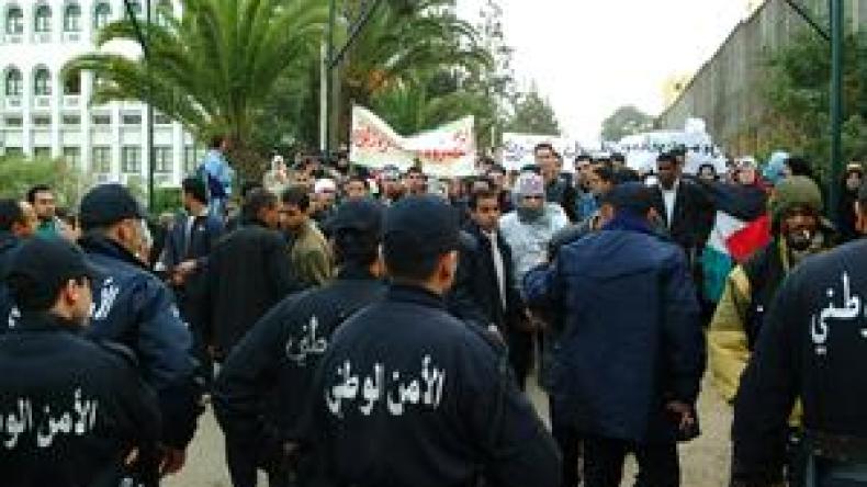 جرحى في مواجهات بين قوات الأمن والطلبة بوهران