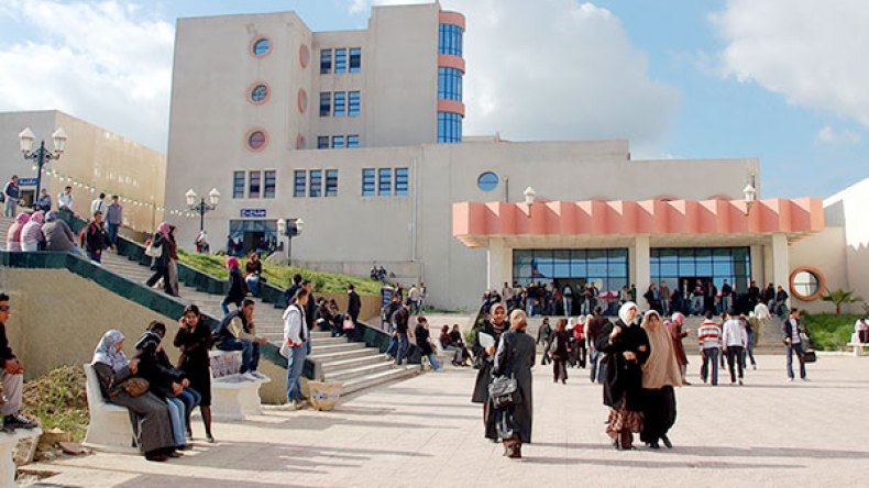 مواضيع جامعية لـ”البيع” بمليونين والنقاط مضمونة!