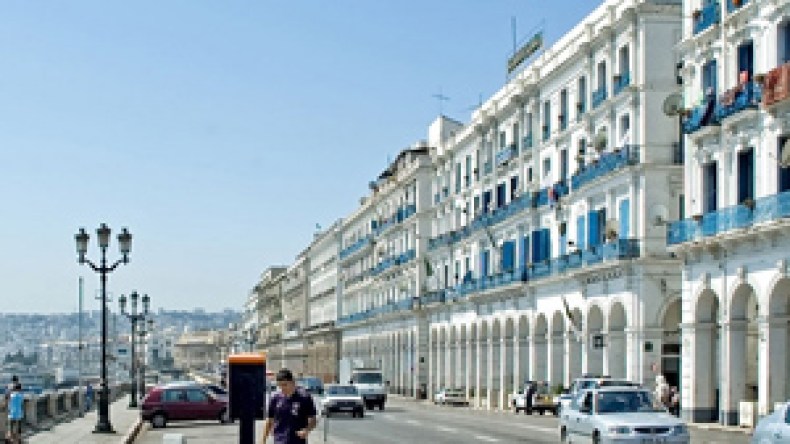 “الشعب يريد الإصلاح.. لا الفوضى”