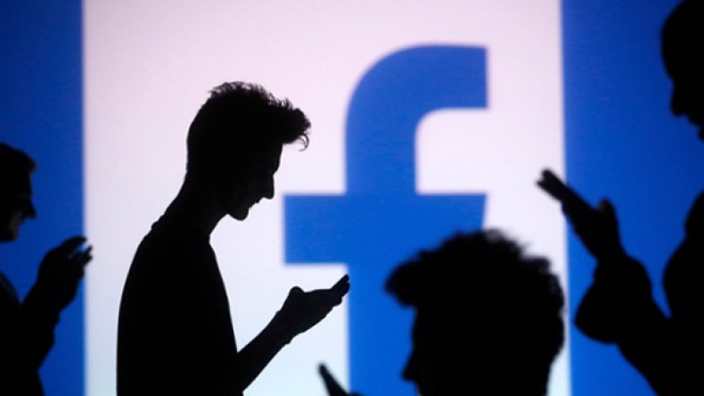 عصابة تستعين بفتاة للإيقاع بمستعملي “فايسبوك” ببسكرة