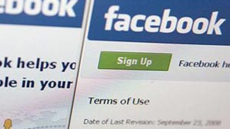 قراصنة يخترقون فايسبوك وينشرون صورا فاضحة على حسابات المشتركين