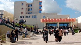 أزمة الطلبة المطرودين تشل جامعة خميس مليانة