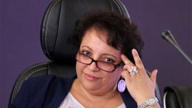 فضيلة الفاروق تعود إلى مدينة الجسور المعلقة