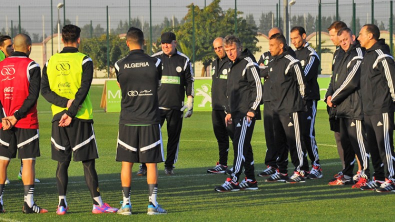 الفاف مطالبة بإرسال قائمة من 50 لاعبا للفيفا في نوفمبر المقبل