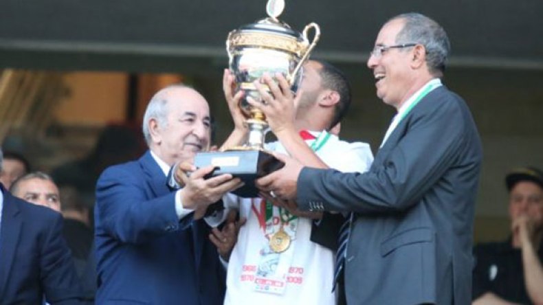 مدرب شباب بلوزداد بادو الزاكي “يناشد” تبون فتح الحدود