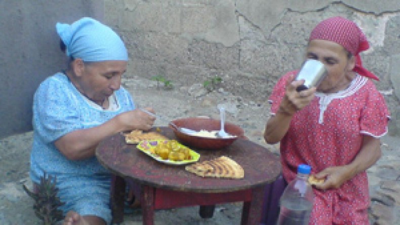 جزائريون يفطرون على الحشيش و الهندي في رمضان