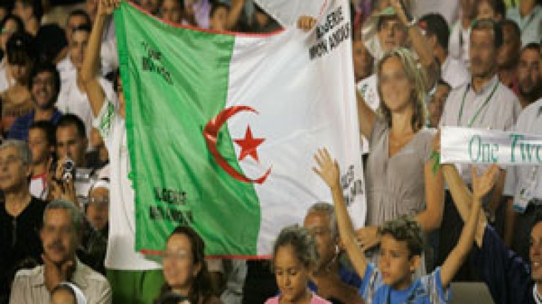 أول‮ ‬ظهور‮ ‬للعائلات‮ ‬الجزائرية‮ ‬بـ 5‮ ‬جويلية‮ ‬