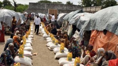 Sécheresse : le PAM débute son pont aérien vers une Somalie en cruel manque   d'aide