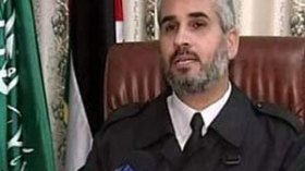 عباس يريد الخروج من ورطته بالدعوة إلى حكومة وحدة وطنية