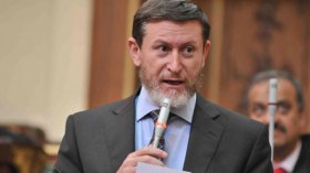 مصر: وفاة قيادي في جماعة الإخوان داخل السجن بعد معاناة مع المرض