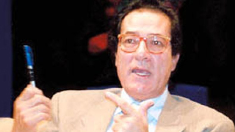 محمود سعد يهاجم فاروق حسني بعد أن عرض عليه  استضافة عازف إسرائيلي