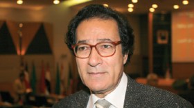فاروق حسني اشتغل وزيرا عند سوزان لاختيار أزيائها من باريس ولندن