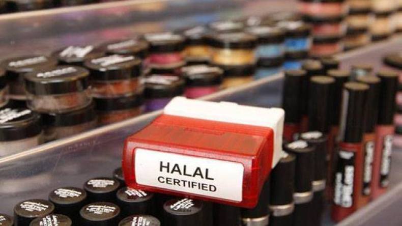 على المرأة أن تتحرى الحلال في مواد التجميل قبل استعمالها