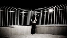 فتيات يهربن من البيت لمجرد توبيخ من الوالد