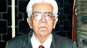 وفاة الشاعر الناقد المصري حسن فتح الباب